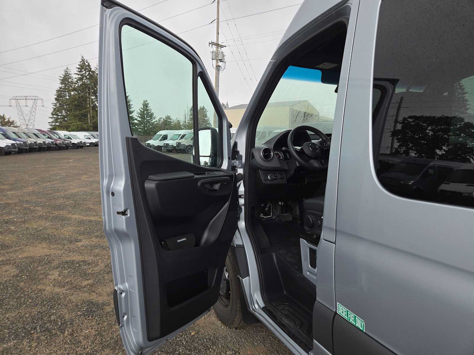 Used 2025 Mercedes-Benz Sprinter 2500 image 21