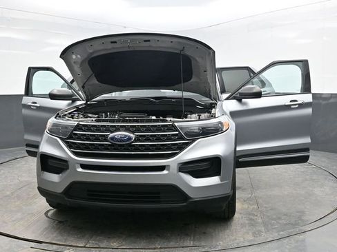 Used 2022 Ford Explorer XLT image 36