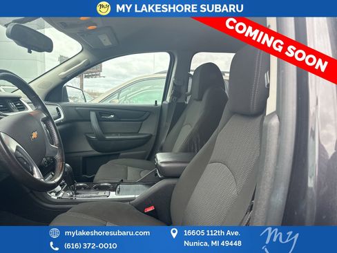Used 2016 Chevrolet Traverse LT w/ Style and Technology Package FWD image 18