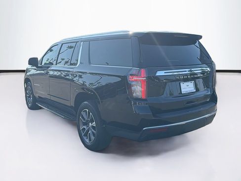 Used 2021 Chevrolet Suburban LT w/ LT Signature Package RWD image 5