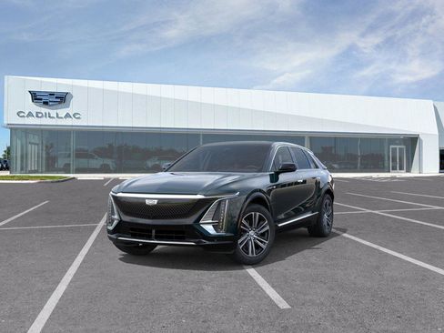 New 2025 Cadillac Lyriq Luxury image 9