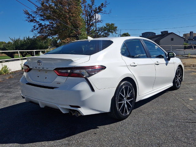 Used 2023 Toyota Camry SE w/ Cold Weather Package FWD image 8