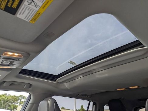 Used 2020 Toyota Highlander Limited FWD image 21