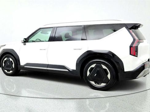 Used 2024 Kia EV9 Land AWD/4WD image 7