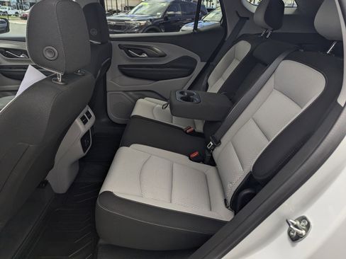 Used 2024 GMC Terrain SLE FWD image 8