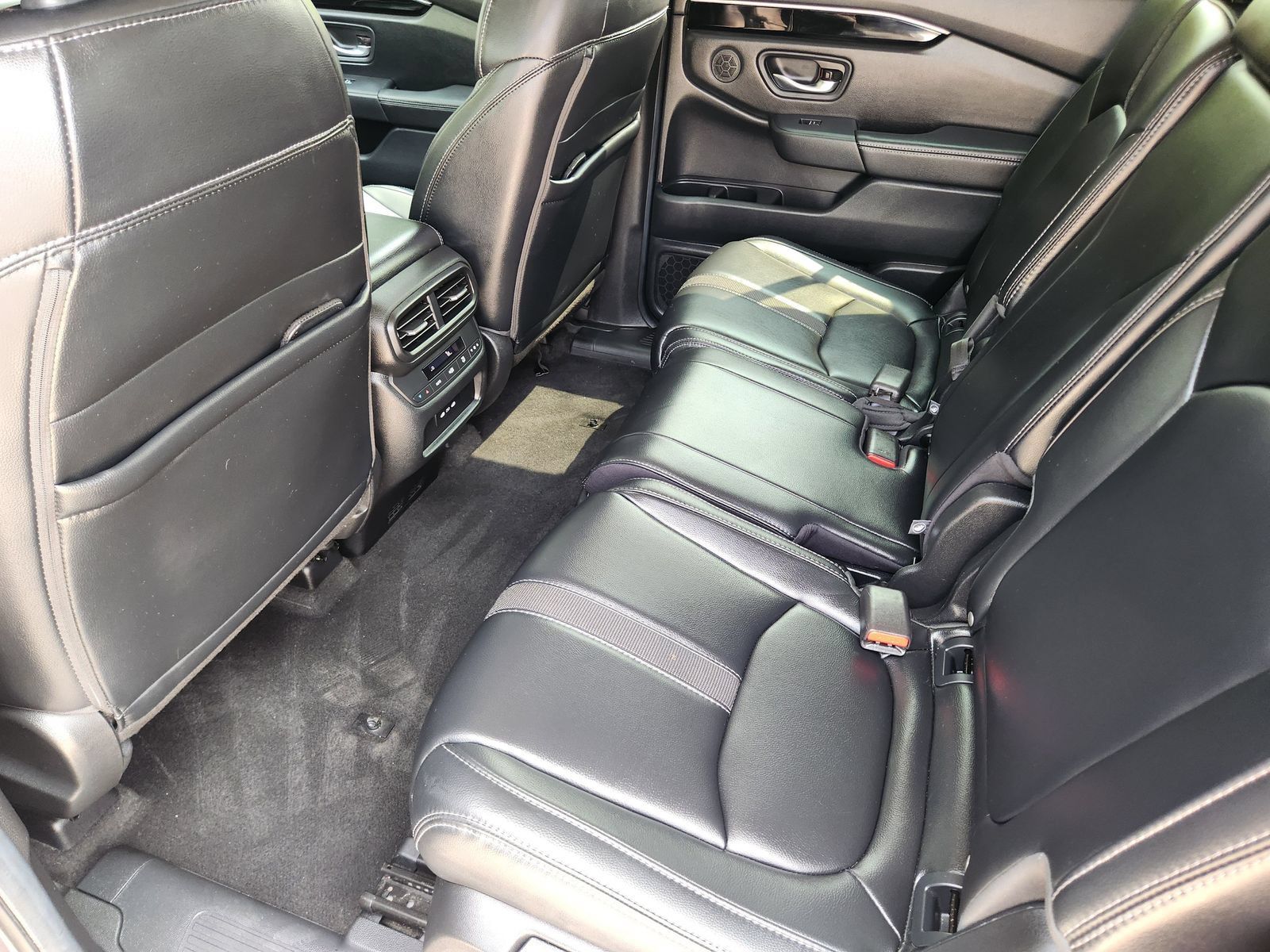 Used 2025 Honda Pilot EX-L image 33