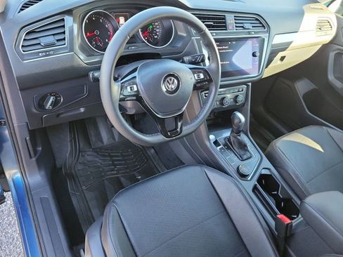 Used 2020 Volkswagen Tiguan SEL image 18
