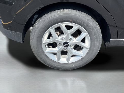 Used 2025 Kia Soul LX w/ LX Technology Package FWD image 23