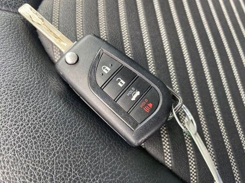 Used 2023 Toyota Camry SE FWD image 22