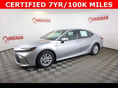 Used 2025 Toyota Camry LE image 6