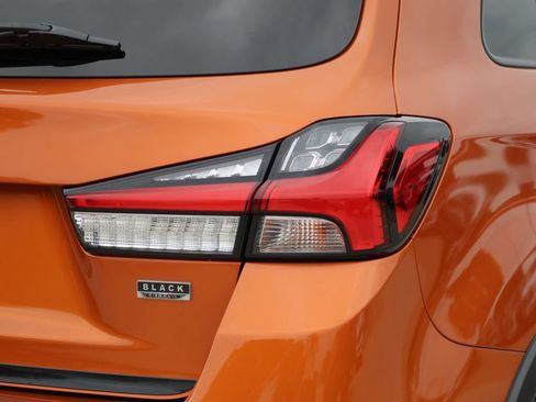 Used 2021 Mitsubishi Outlander Sport Black Edition FWD image 7