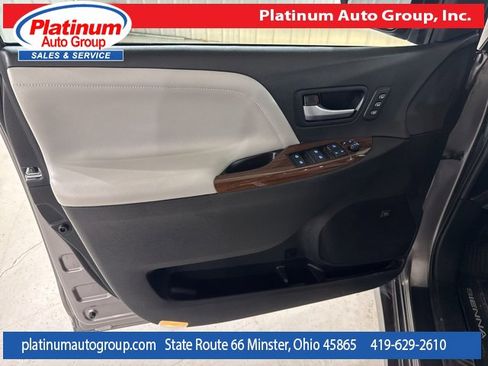 Used 2018 Toyota Sienna Limited Premium image 24