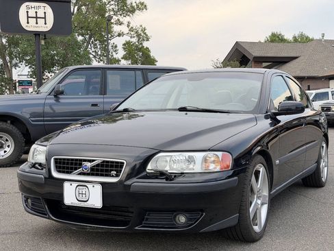 Used 2004 Volvo S60 R AWD/4WD image 2