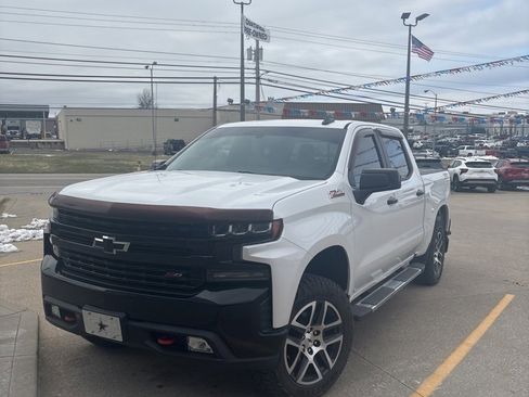 Used 2019 Chevrolet Silverado 1500 LT Trail Boss image 3