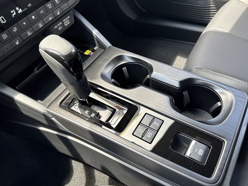 New 2026 Subaru Outback Limited AWD/4WD image 22