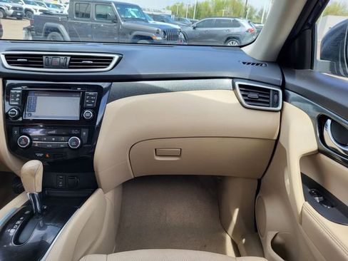 Used 2014 Nissan Rogue SL AWD/4WD image 25