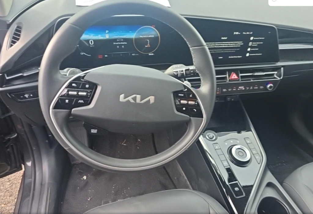 Used 2023 Kia Niro Wind FWD image 2