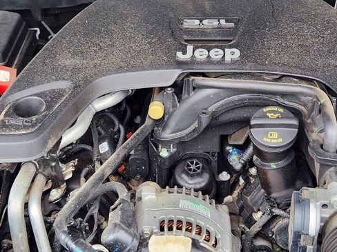 Used 2020 Jeep Wrangler Sport AWD/4WD image 32