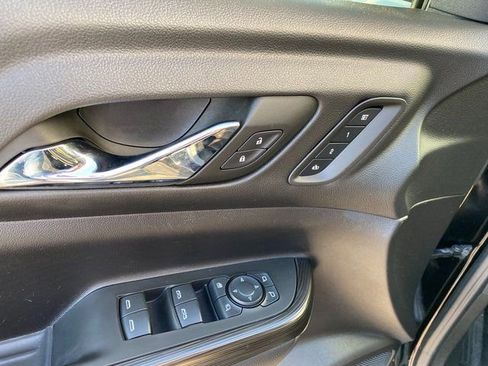 Used 2023 GMC Acadia SLT w/ Technology Package AWD/4WD image 20