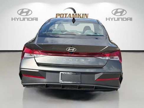 New 2026 Hyundai Elantra SE image 6