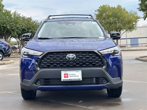 Used 2025 Toyota Corolla Cross LE image 7