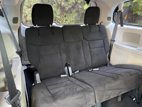Used 2016 Dodge Grand Caravan American Value Package w/ UConnect Hands-Free Group FWD image 35