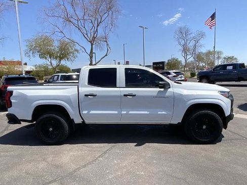 Used 2025 Chevrolet Colorado W/T RWD image 2