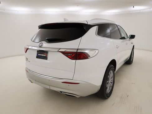 Used 2024 Buick Enclave Essence w/ Technology Package image 3