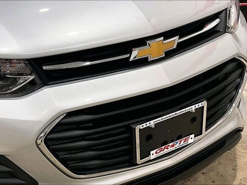 Used 2018 Chevrolet Trax LS FWD image 25