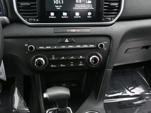 Used 2020 Kia Sportage LX AWD/4WD image 20