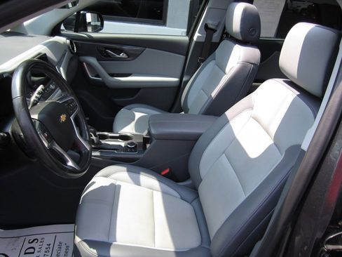 Used 2022 Chevrolet Blazer LT w/ Sound & Technology Package AWD/4WD image 8
