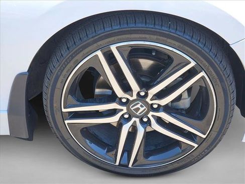 Used 2016 Honda Accord Touring image 28