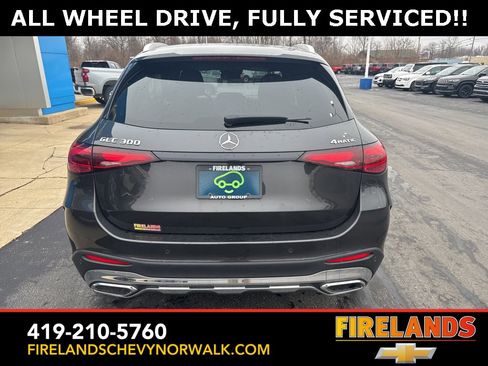 Used 2023 Mercedes-Benz GLC 300 4MATIC image 3