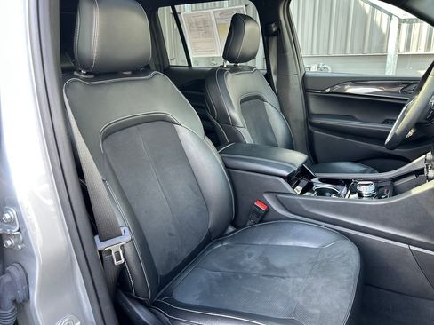 Used 2023 Jeep Grand Cherokee Altitude AWD/4WD image 33