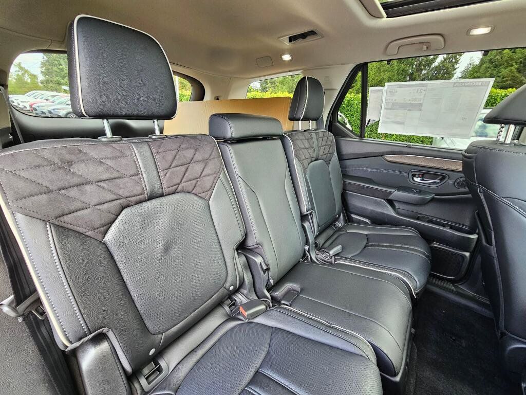 New 2026 Honda Pilot Elite image 13
