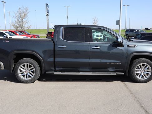 Certified 2022 GMC Sierra 1500 SLT w/ SLT Premium Plus Package AWD/4WD image 8