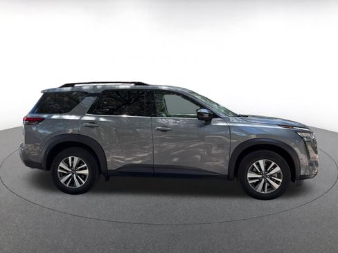 Used 2026 Nissan Pathfinder SL FWD image 14