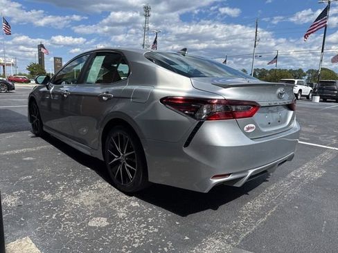 Used 2021 Toyota Camry SE FWD image 23