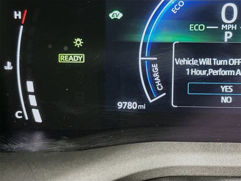 Used 2025 Toyota Camry SE image 12