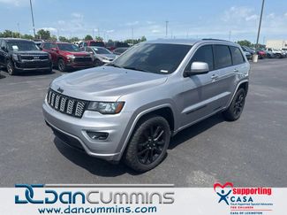 Used 2020 Jeep Grand Cherokee Altitude AWD/4WD video 1