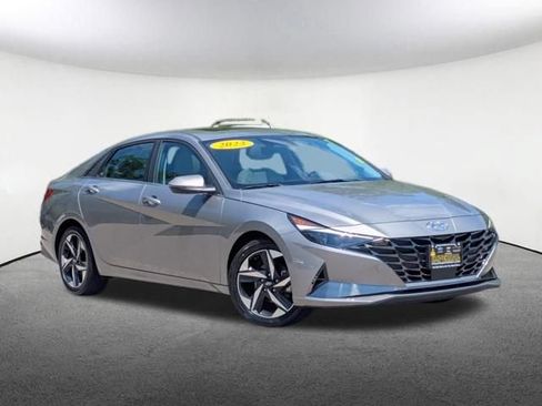 Used 2023 Hyundai Elantra Limited FWD image 2