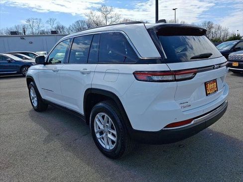 Certified 2023 Jeep Grand Cherokee Laredo X AWD/4WD image 4