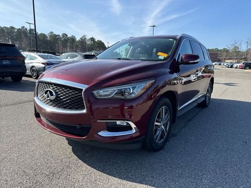 Used 2019 INFINITI QX60 Luxe w/ Essential Package image 4