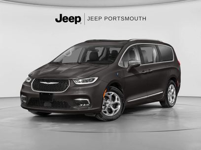 Used 2023 Chrysler Pacifica Touring-L