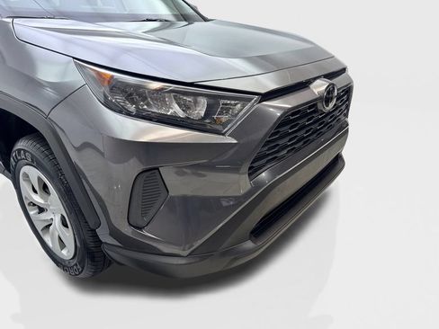 Used 2021 Toyota RAV4 LE FWD image 17