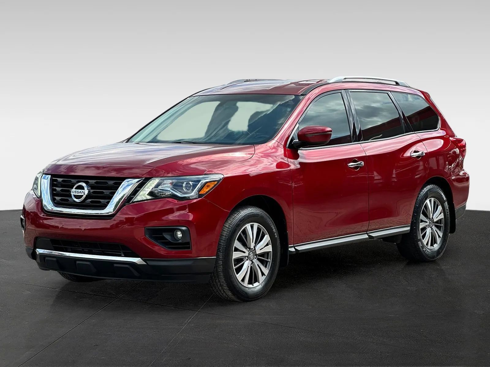 Used 2020 Nissan Pathfinder SV AWD/4WD image 3