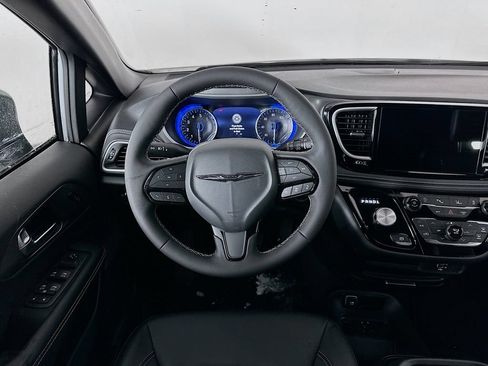 New 2026 Chrysler Pacifica Select w/ S Appearance Package FWD image 28