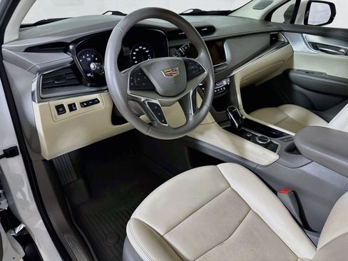 Used 2021 Cadillac XT5 Premium Luxury FWD image 7