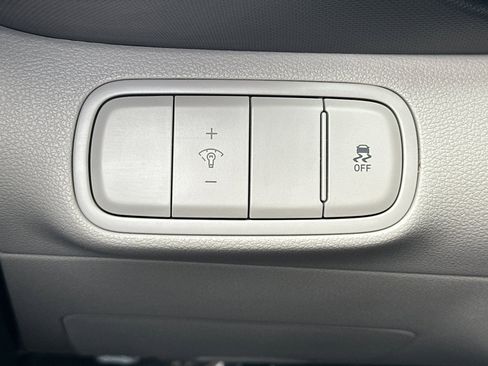 Used 2024 Hyundai Venue SEL image 31