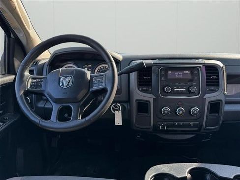 Used 2018 RAM 3500 Tradesman w/ Chrome Appearance Group RWD image 19